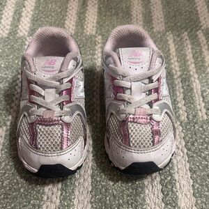 New Balance 530 white, pink and hints of silver